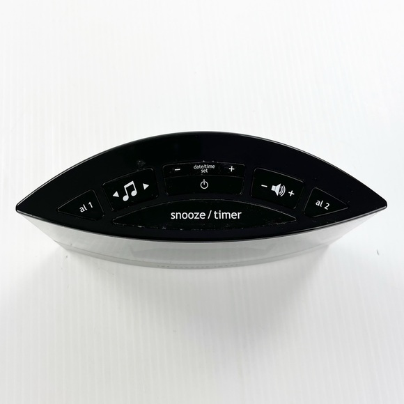 Sharper Image EC-B100 20 Sound Soother Dual Alarm Digital Clock - Picture 2 of 6